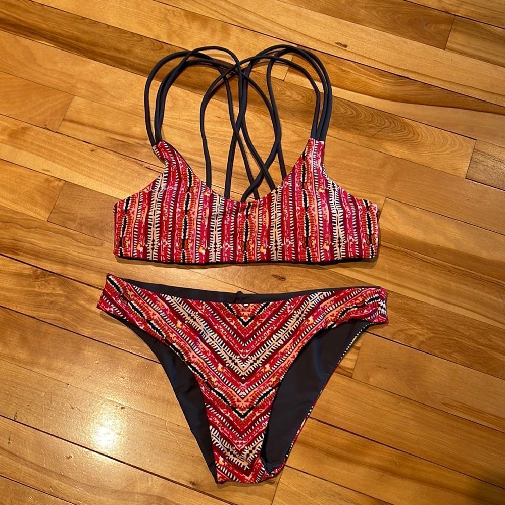 Cupshe Red and Black Patterned Bikini